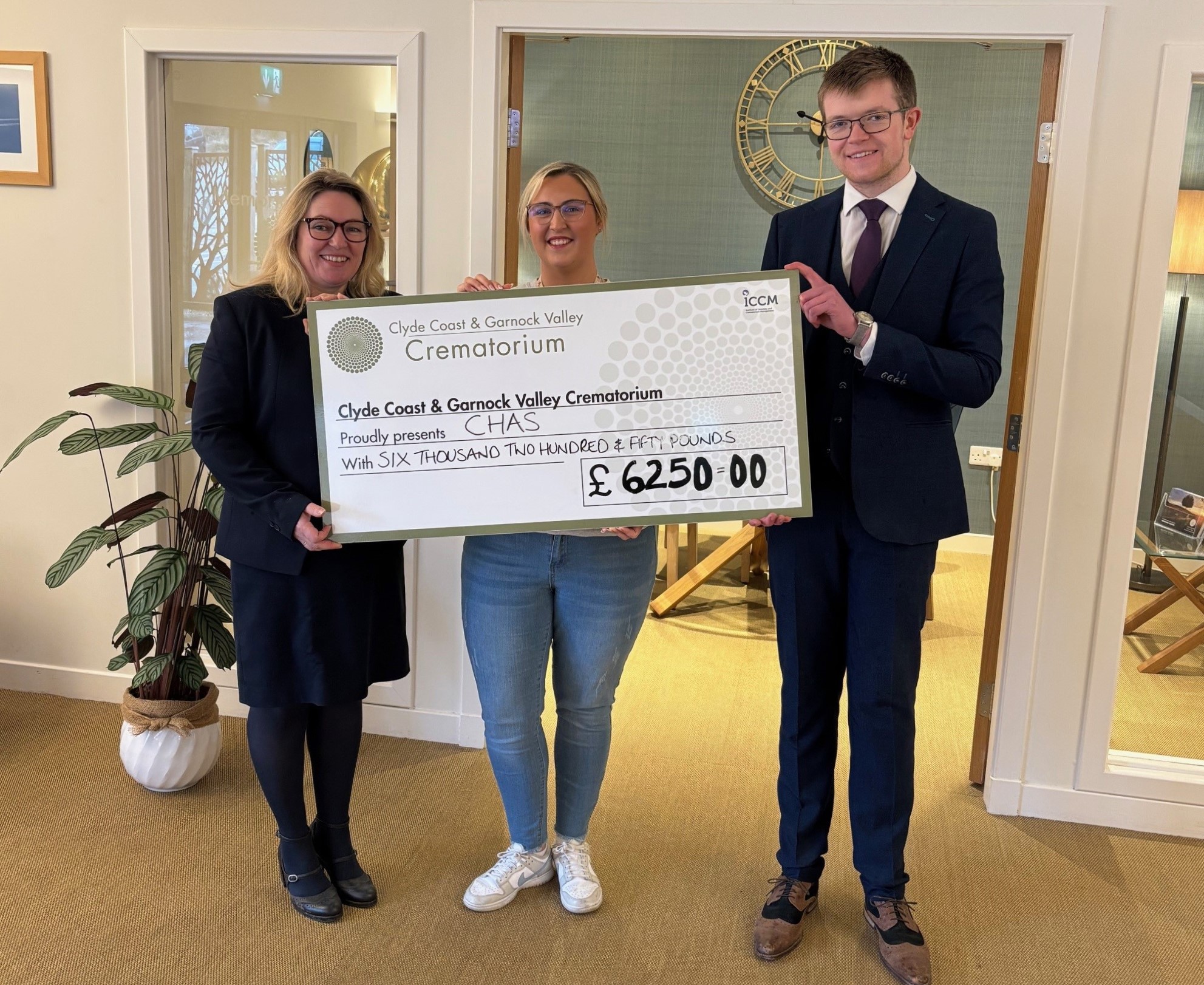 Clyde Coast & Garnock Valley Crematorium Donate £12,500 to Ayrshire Hospice and CHAS